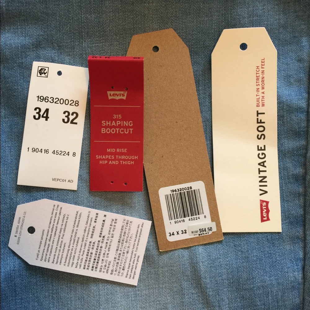 Woman’s Levi Jeans - Picture 2 of 2